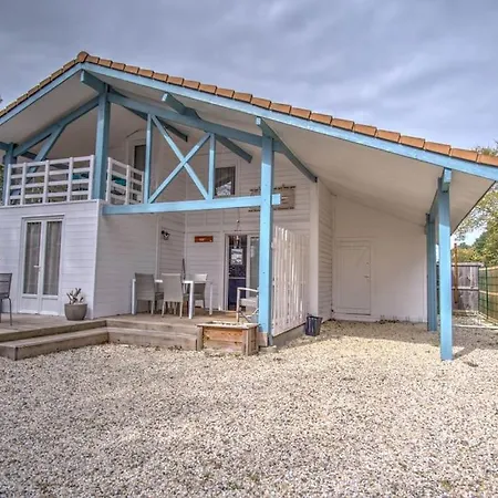 Chalet Au Calme Au Milieu De La Foret. Chalet *